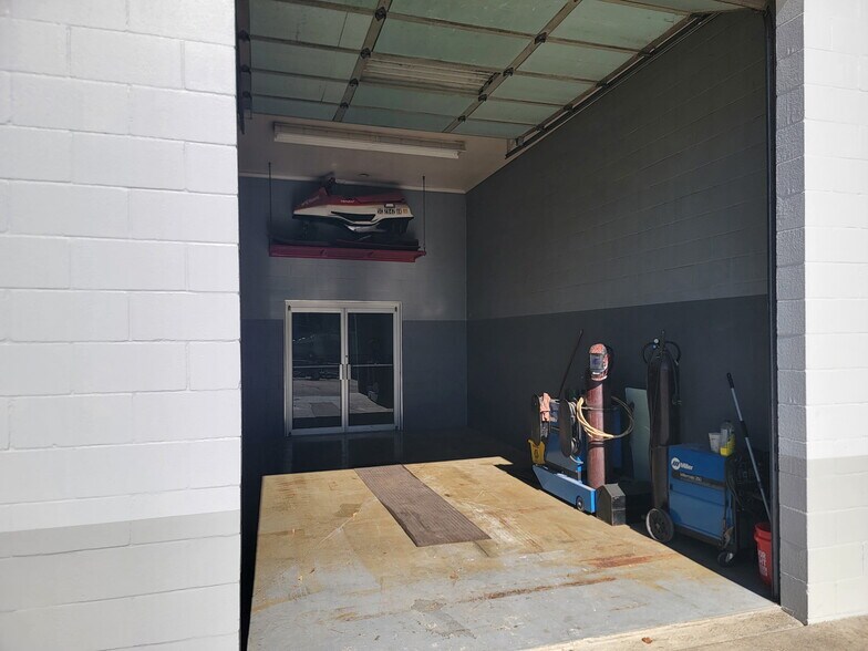 More Photos Of 1106 Goodale Ave, Camden Flex For Sale