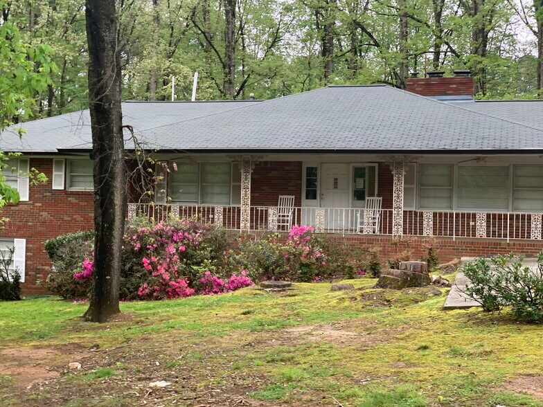 More Photos Of 2228 Scenic Dr, Snellville Office Residential For Sale