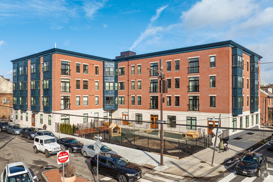 Primary Photo Of 841 S 2nd St, Philadelphia Schools For Lease