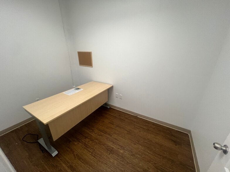 More Photos Of 3202 S W S Young Dr, Killeen Medical For Lease
