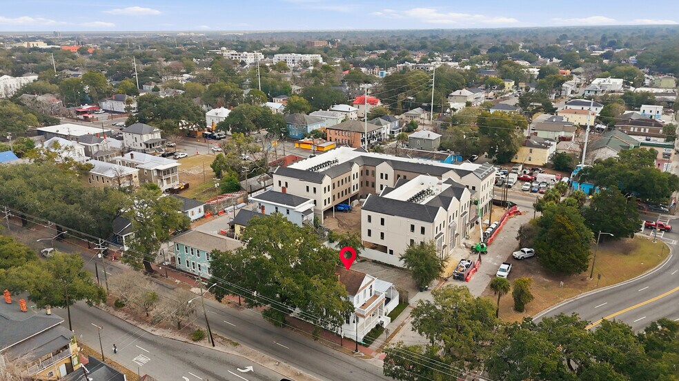More Photos Of 422 W 43rd St, Savannah Storefront Retail Office For Sale