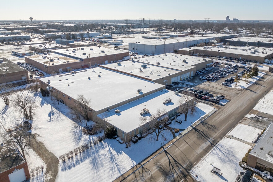 More Photos Of 855 Morse Ave, Elk Grove Village Warehouse For Lease