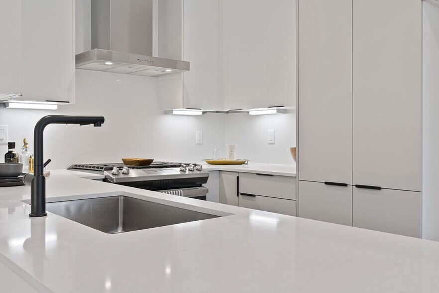 More Photos Of 1901 Albury Cv, Austin Specialty For Sale