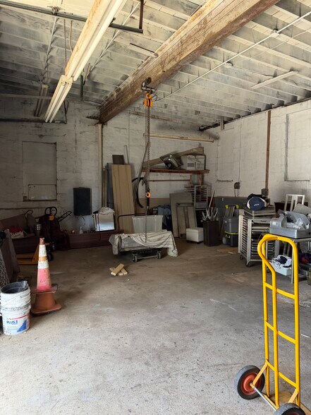 More Photos Of 314 Branch Ave, Providence Manufacturing For Lease