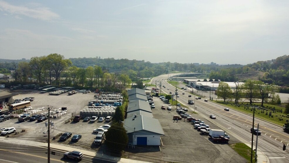 More Photos Of 2833 Western Ave, Knoxville Freestanding For Sale