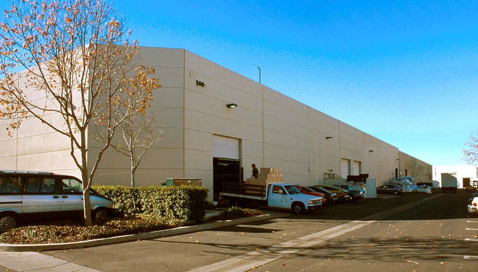 More Photos Of 1601 Emerson Ave, Oxnard Manufacturing For Lease