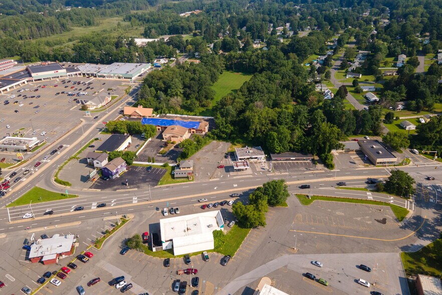 More Photos Of 16 Cheshire Rd, Pittsfield Hotel For Sale