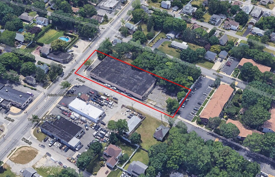 More Photos Of 164 Waverly Ave, Patchogue Storefront For Lease