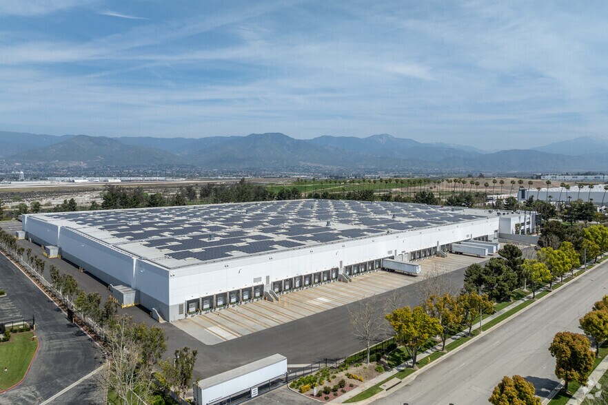 More Photos Of 1901 California St, Redlands Warehouse For Lease