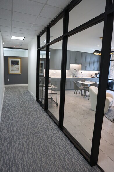 More Photos Of 113-123 S Monroe St, Tallahassee Office For Sale