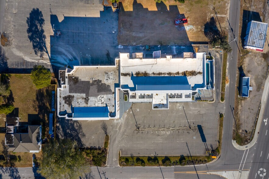 More Photos Of 115 Lake Ave, Spring Lake Hotel For Sale