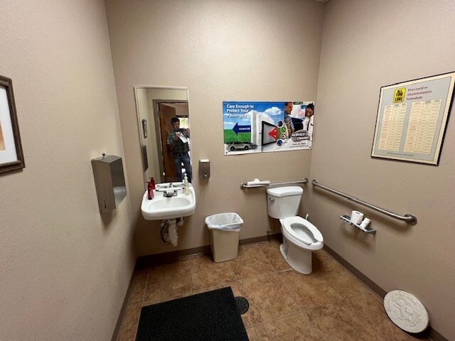 More Photos Of 310 E Pecan Blvd, McAllen Storefront For Lease