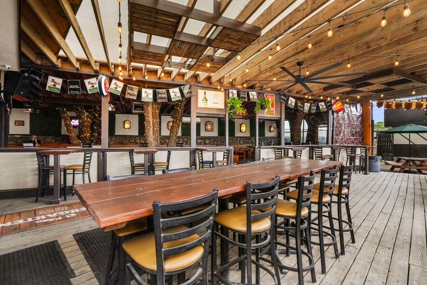 More Photos Of 5200 Doniphan Dr, El Paso Bar For Sale