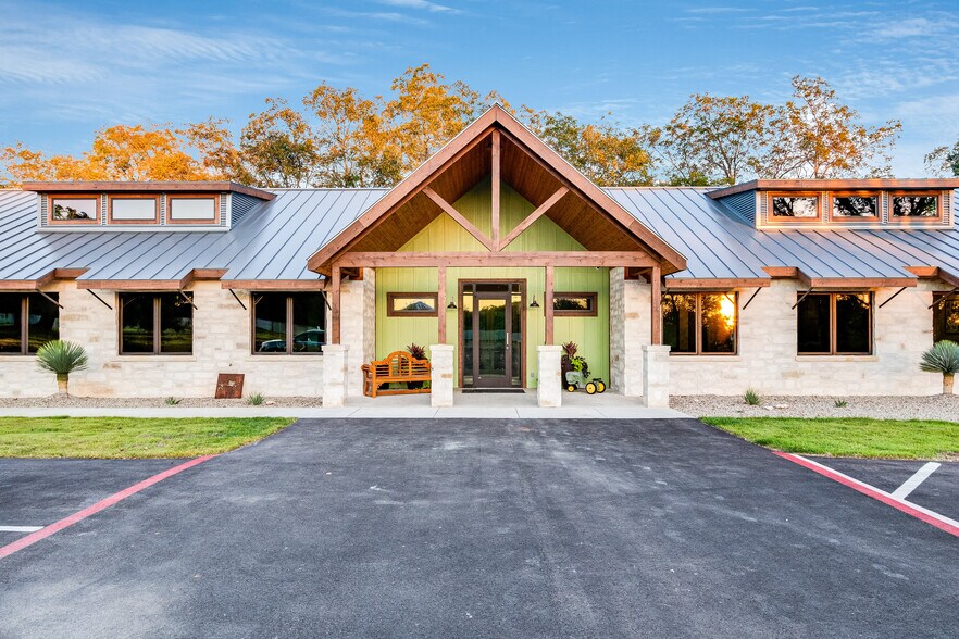 More Photos Of 385 Creek Rd, Dripping Springs Loft Creative Space For Sale