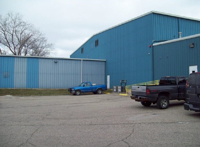 More Photos Of 5635 Commerce St, Lansing Warehouse For Lease