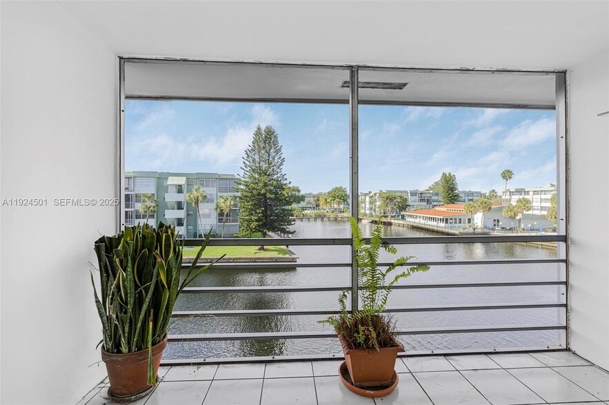 More Photos Of 2775 Taft St, Hollywood Apartments For Sale