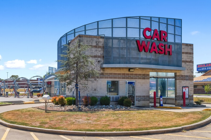 More Photos Of 8411 Phoenix Ave, Fort Smith Carwash For Sale