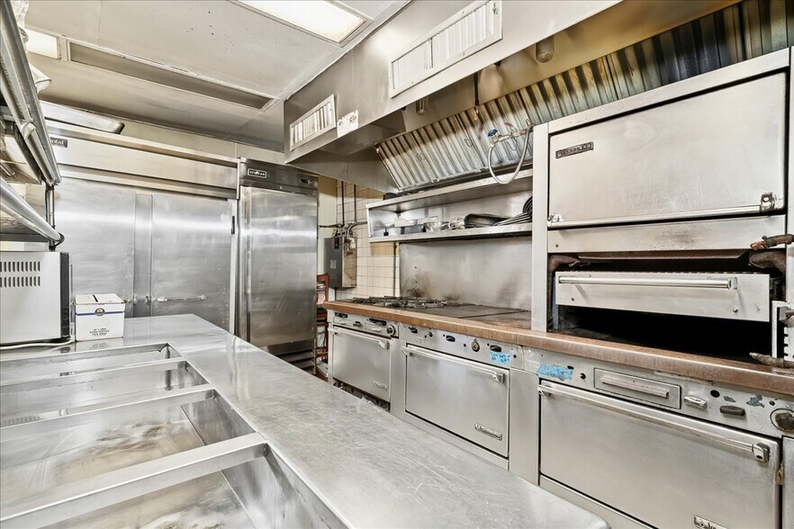 More Photos Of 31 Decatur St, Columbia Restaurant For Sale