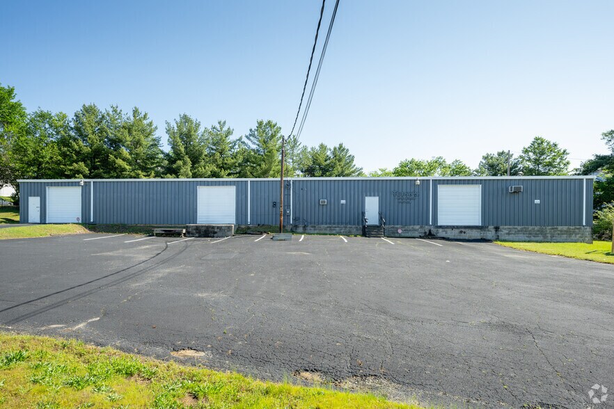 More Photos Of 410 Westbrook Ct, Spartanburg Unknown For Lease