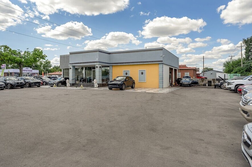 More Photos Of 435 E New Circle Rd, Lexington Specialty For Lease