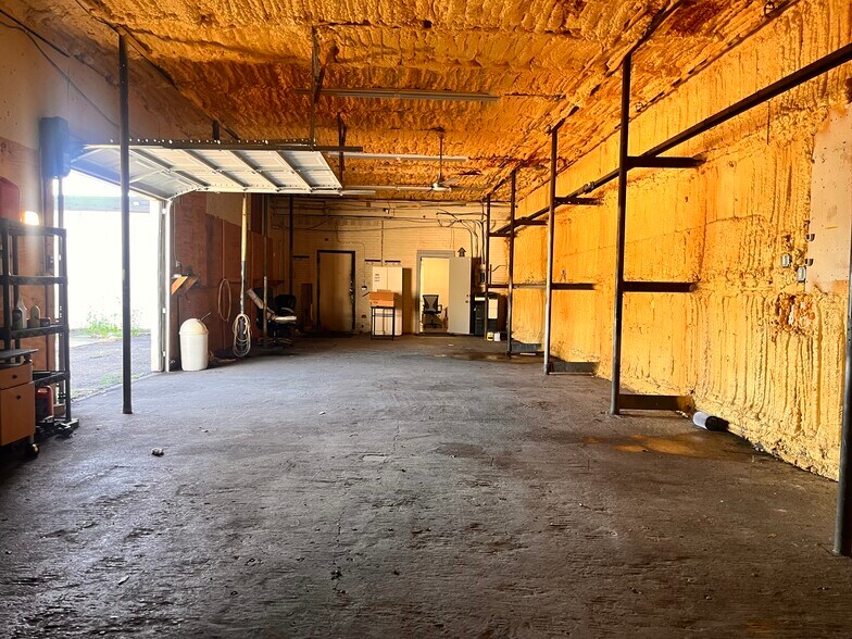 More Photos Of 4921 Ross Ave, Dallas Auto Dealership For Lease