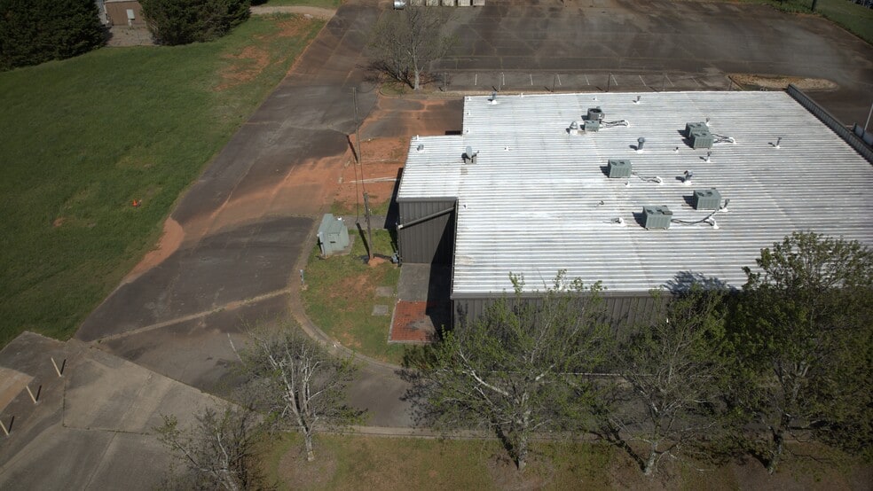 More Photos Of 3455 Keith Bridge Rd, Cumming Freestanding For Sale