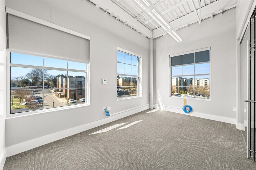 More Photos Of 2099 Thunderhead Rd, Knoxville Loft Creative Space For Sale