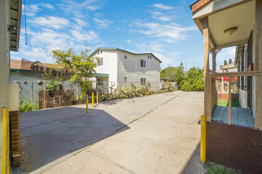 More Photos Of 139 E 36th Pl, Los Angeles Apartments For Sale