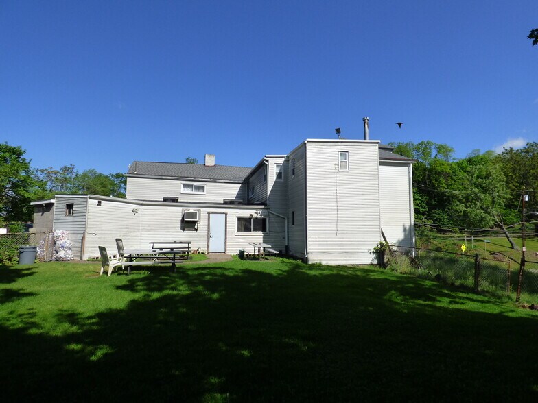 More Photos Of 1337 Steuben St, Pittsburgh Bar For Sale