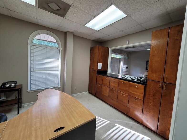 More Photos Of 148 Industrial Park Dr, Rockingham Warehouse For Sale