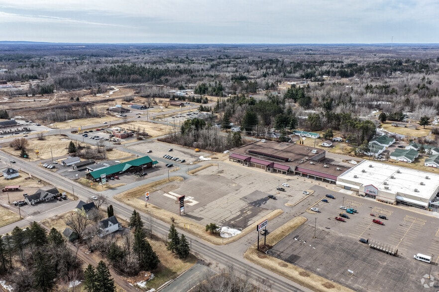 More Photos Of 400 W 9th St N, Ladysmith General Retail For Sale