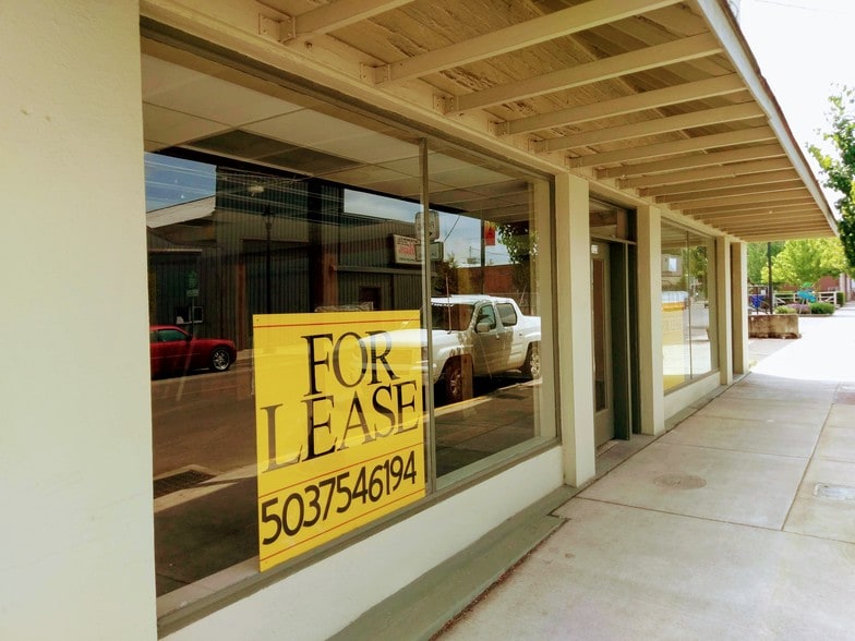 More Photos Of 108 Ross St, Molalla General Retail For Lease