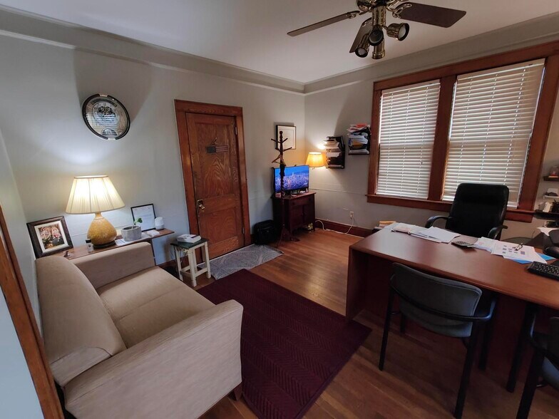More Photos Of 142 Oak Tree Ave, South Plainfield Office For Lease