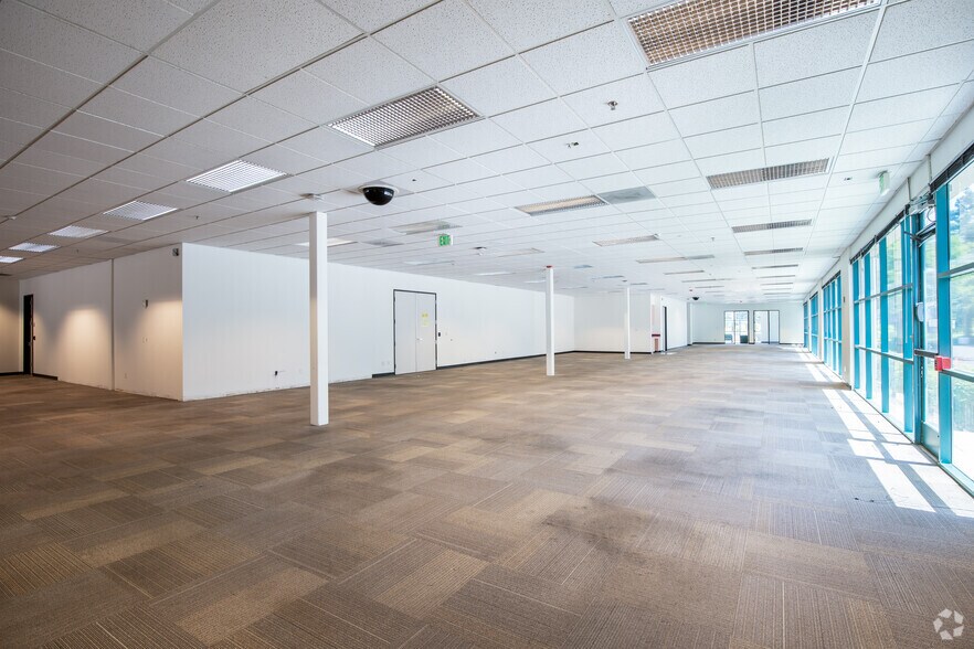 More Photos Of 701 E Middlefield Rd, Mountain View Research And Development For Lease