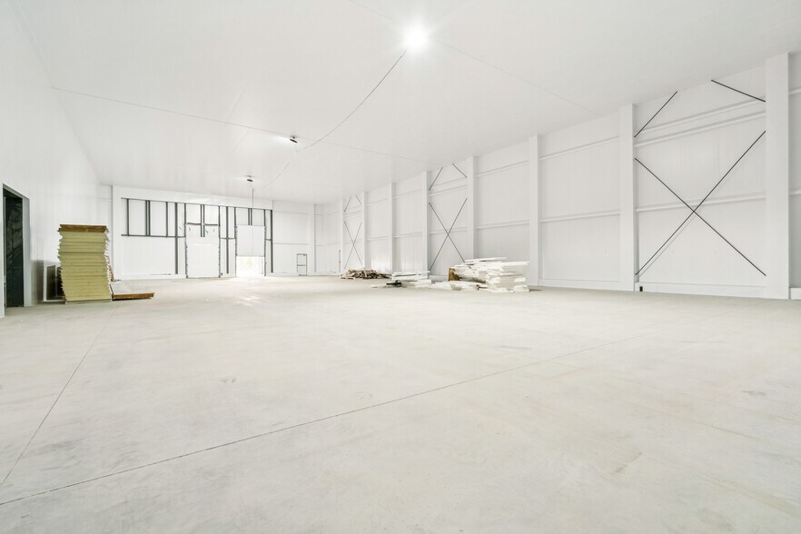 More Photos Of 20-40 Rue Filion, Saint-jacques-le-mineur Warehouse For Lease