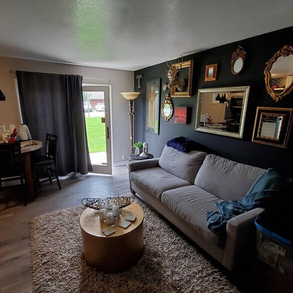 More Photos Of 421 College Ave, Des Moines Apartments For Sale