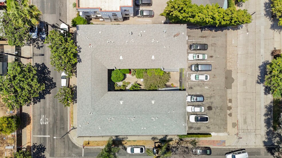 More Photos Of 6705 De Longpre Ave, Los Angeles Apartments For Sale