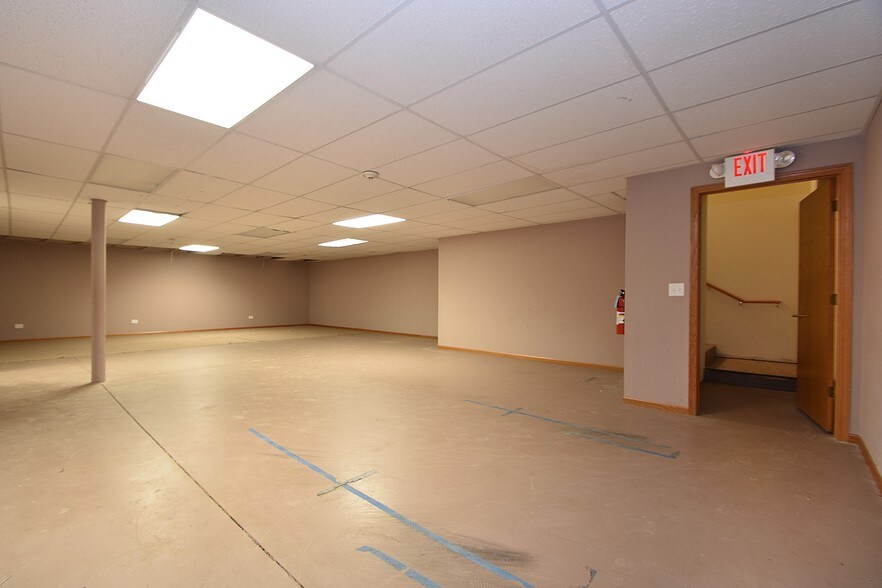 More Photos Of 16610 W 159th St, Lockport Office For Sale