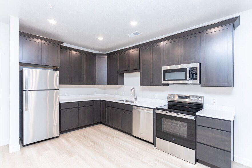 More Photos Of 1054 Main St, Lehi Apartments For Lease