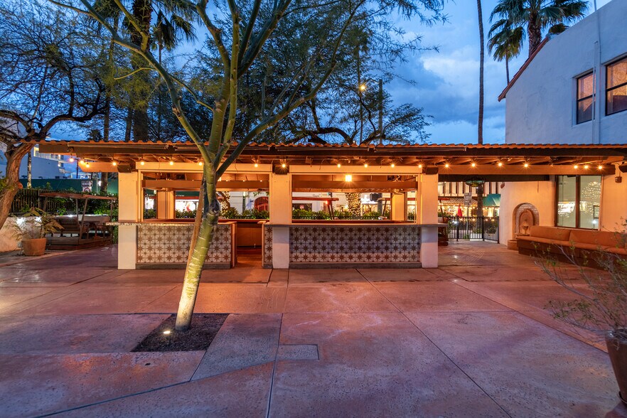 More Photos Of 369 N Palm Canyon Dr, Palm Springs Restaurant For Sale