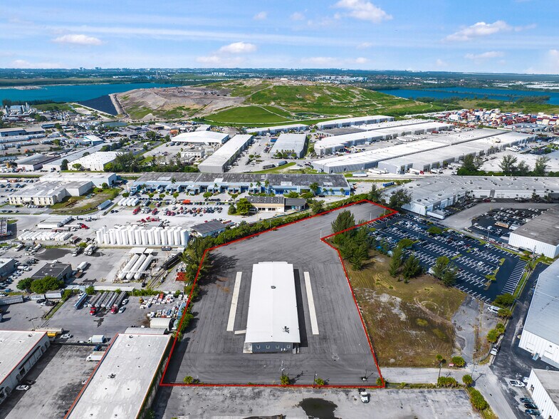 More Photos Of 10410 NW South River Dr, Medley Truck Terminal For Lease