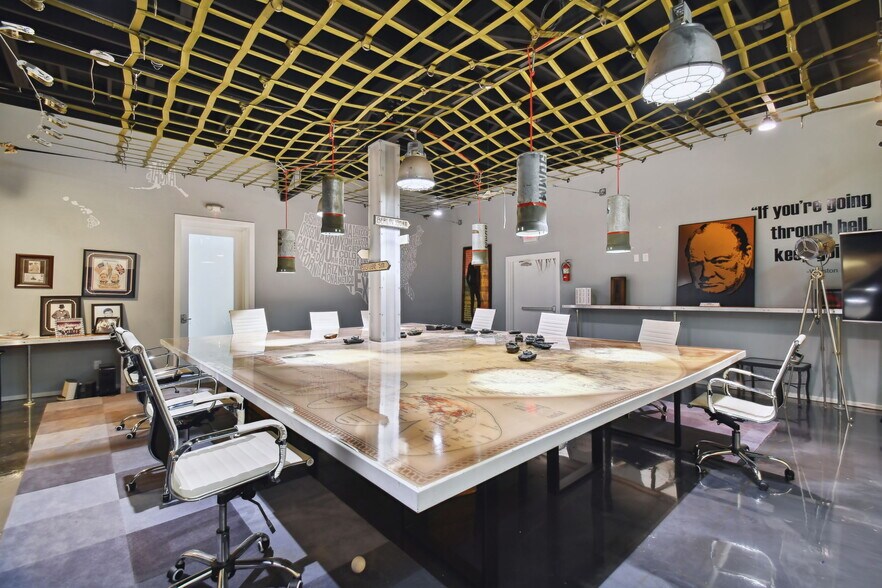 More Photos Of 3330 W Cypress St, Tampa Office For Sale