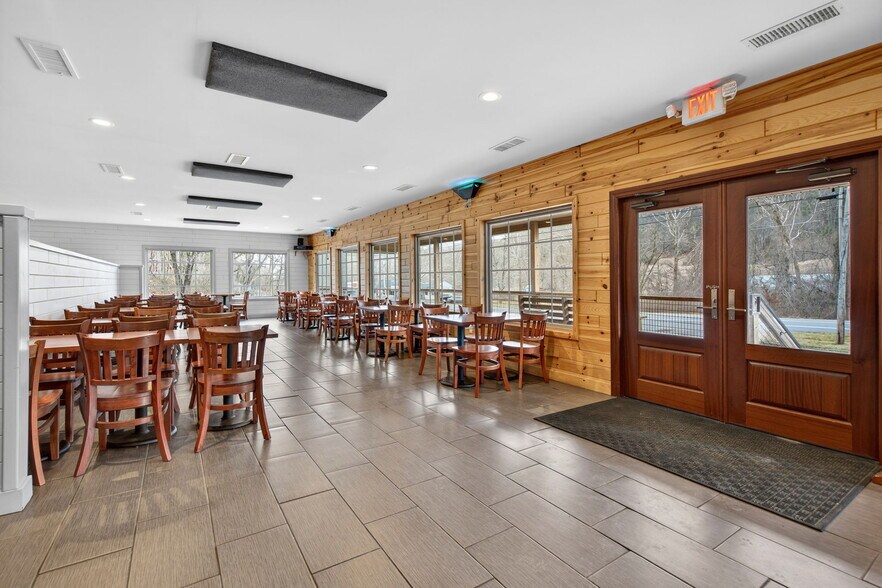 More Photos Of 11669 Lee Hwy, Sperryville Restaurant For Sale