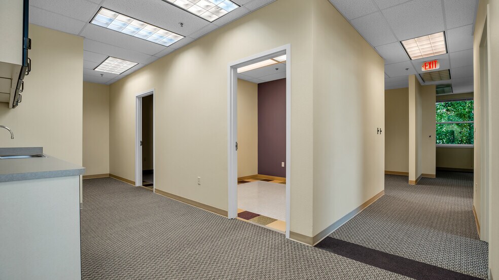 More Photos Of 693 Ray J. Glatt Cir, Woodburn Medical For Sale