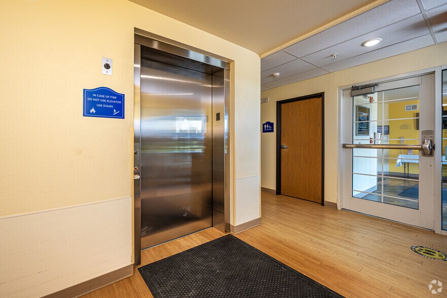 More Photos Of 111 Cajun Way, Amelia Hospitality For Sale