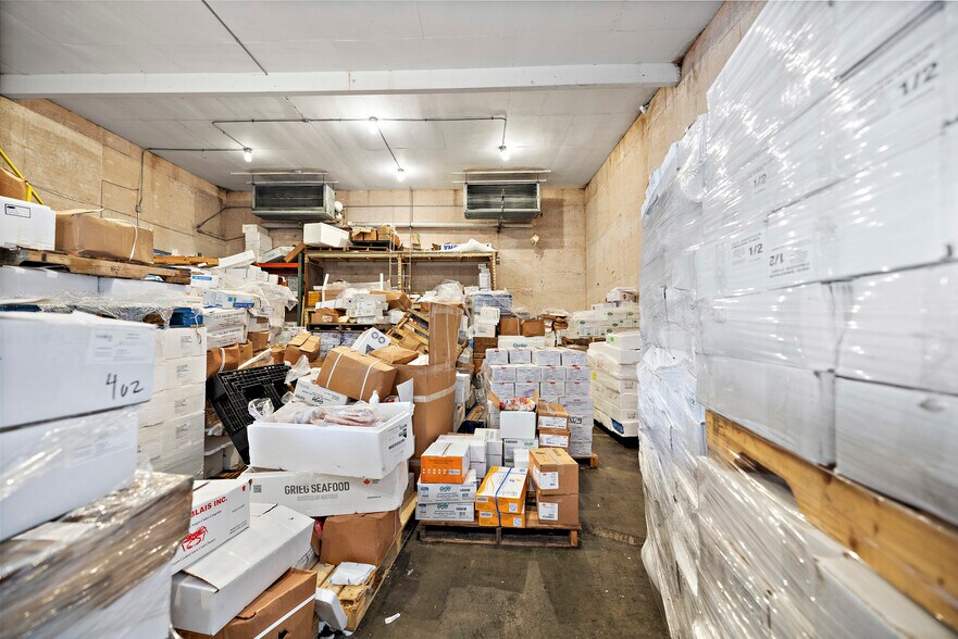 More Photos Of 410-414 Towne Ave, Los Angeles Warehouse For Sale