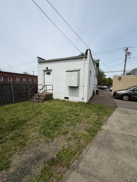 More Photos Of 85 Hillside Ave, Williston Park Flex For Sale