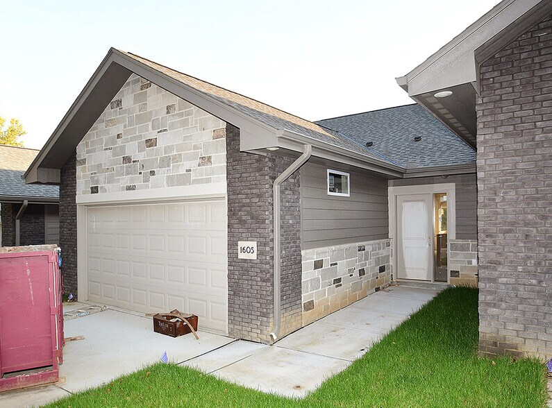 More Photos Of , Bellevue Multifamily For Sale