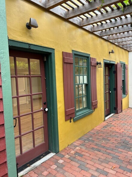 More Photos Of 18 Saint George St, Saint Augustine Storefront For Lease