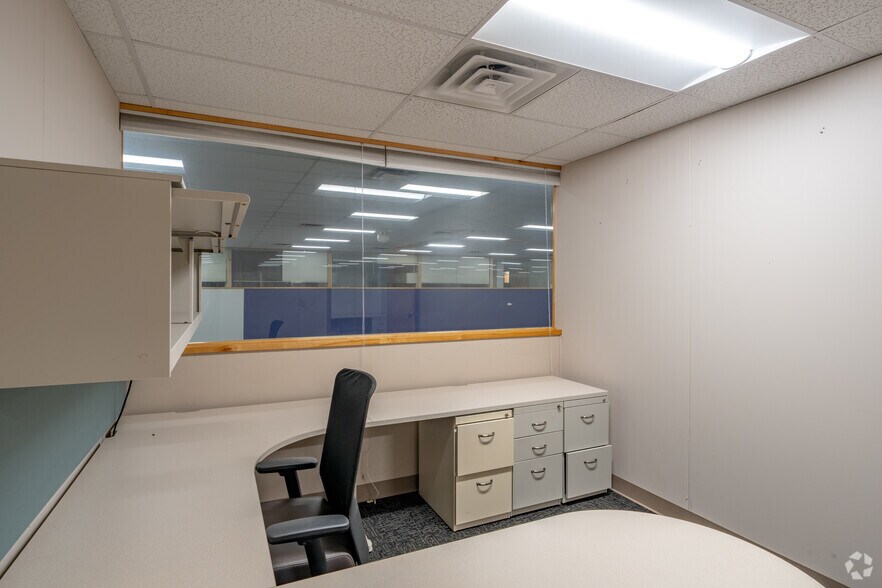 More Photos Of 26 Steele Ave, Arcade Office For Sale